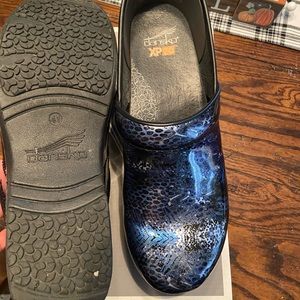 Dansko shoes. Size 41. Navy/black/silver.